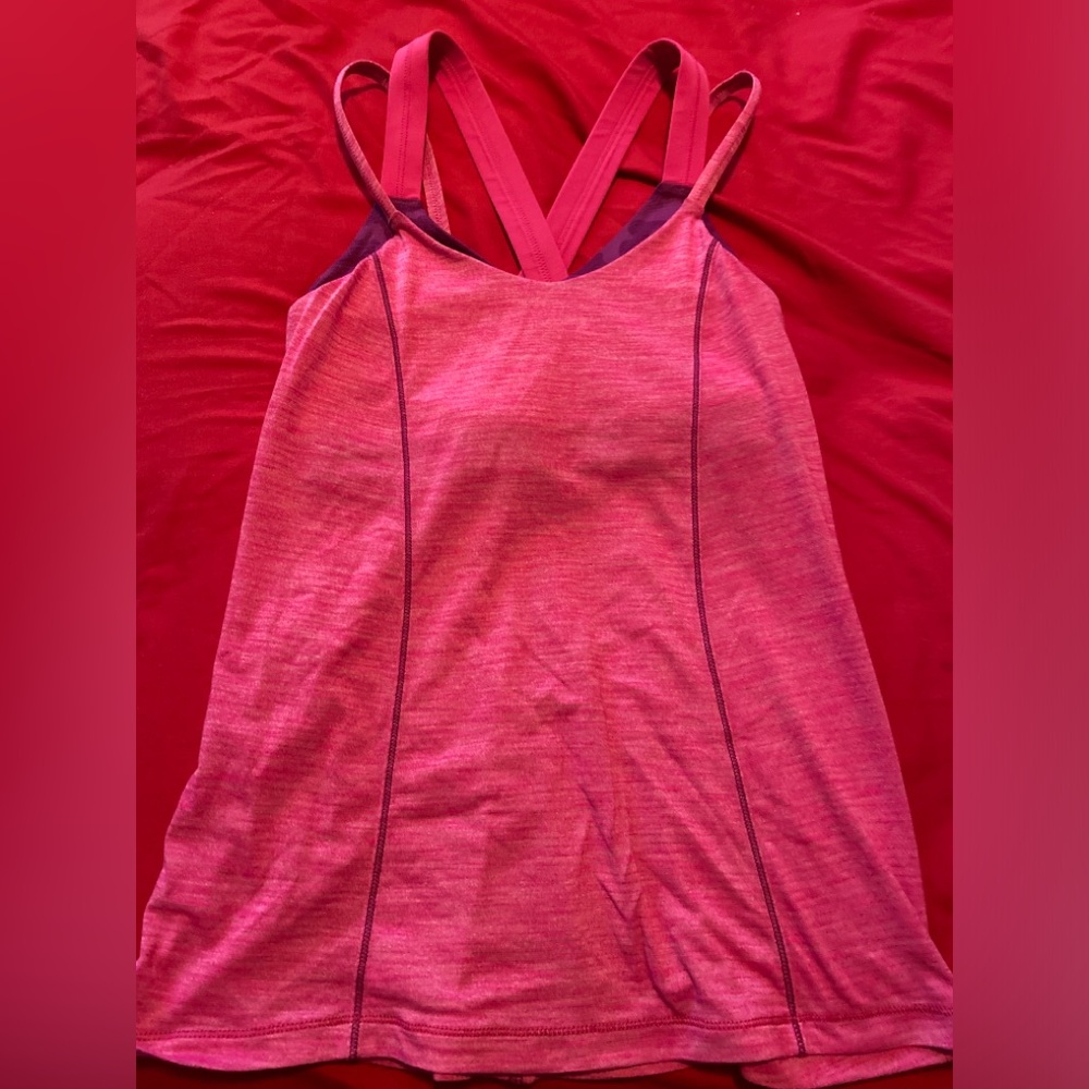 3x Lululemon tanks size 4 EUC